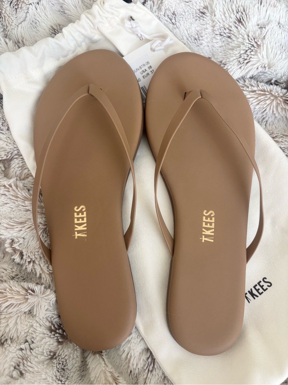 TKEES Cocoa Butter Tan Flip Flop Sandals - Picture 1 of 5